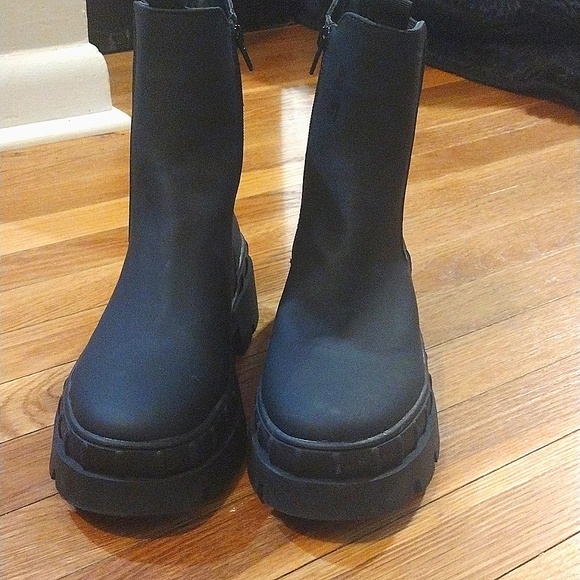 New Forever 21 Size 7 Combat Boots - Picture 6 of 7